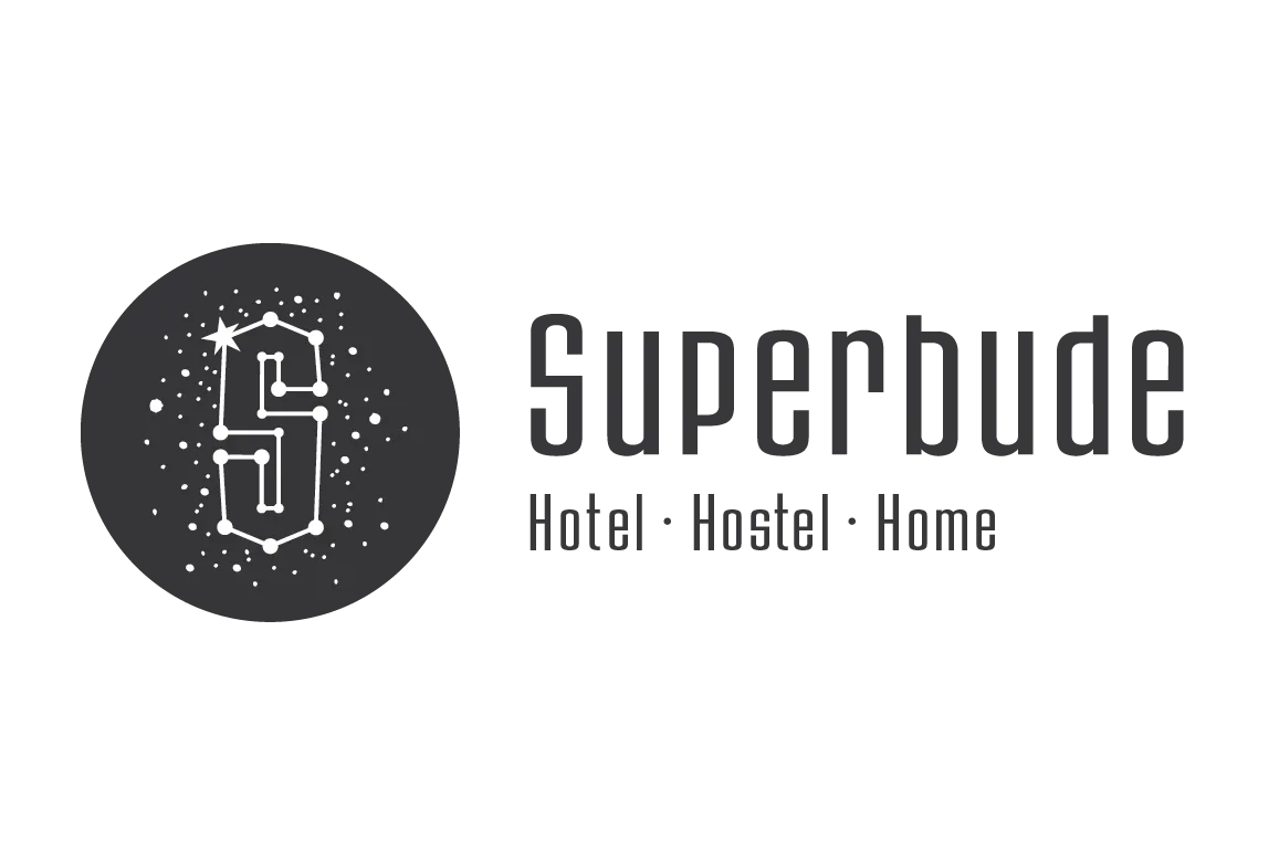 superbude-logo-hotel-hostel-home-grau-flach
