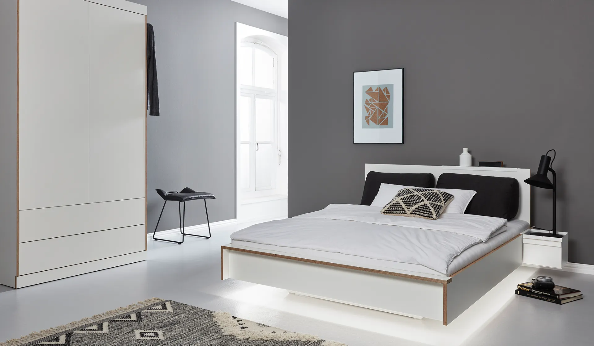 Flai Doppelbett schwebend weiß mit LED Beleuchtung nd Kopfteil